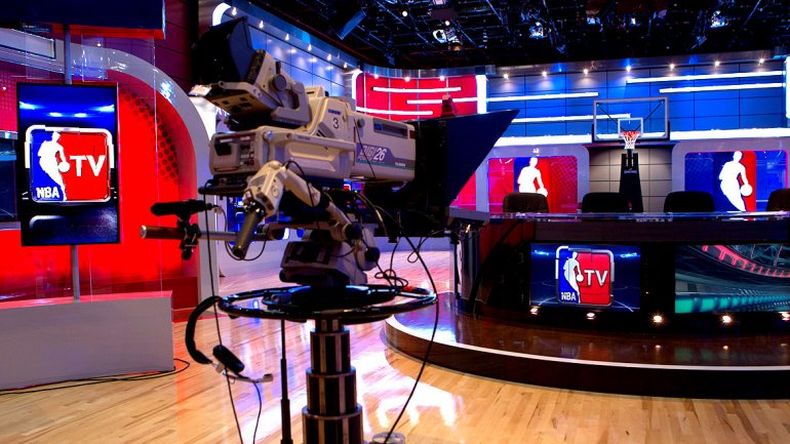 Walt Disney y Time Warner van a pagar 24.000 millones de dólares por nueve años de contrato. El ingreso se ve triplicado y las franquicias son las más beneficiadas