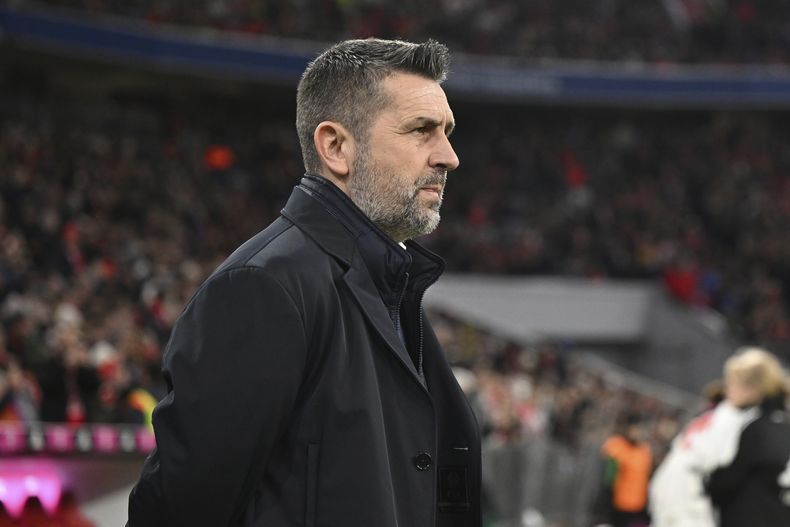 El técnico de Union Berlín Nenad Bjelica previo al partido contra Bayern Múnich en la Bundesliga, el miércoles 24 de enero de 2024. (Sven Hoppe//dpa vía AP)