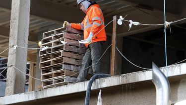 Fuerte alza del empleo en EEUU: 517.000 en enero