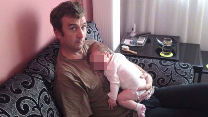 Colaboraba con una ONG en Sudán del Sur cuando fue secuestrado por los terroristas en marzo de 2013. Estaba recién casado. Su pasado en el Ejército