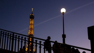 Apagarán temprano luces de Torre Eiffel para ahorrar energía