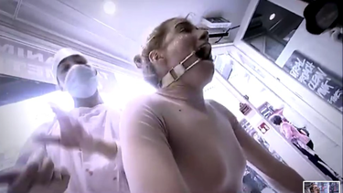 video viral:   activista que se sometio a 10 horas de experimentos que se realizan en animales