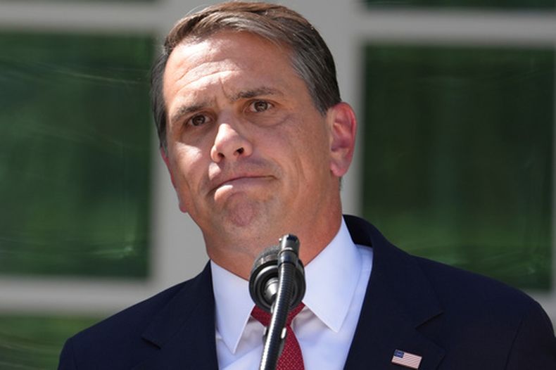 El secretario de Justicia de Estados Unidos, Todd Blanche, en una conferencia de prensa en el Rosedal de la Casa Blanca, el martes 15 de septiembre de 2026, en Washington. (AP Foto/Jacquelyn Martin)