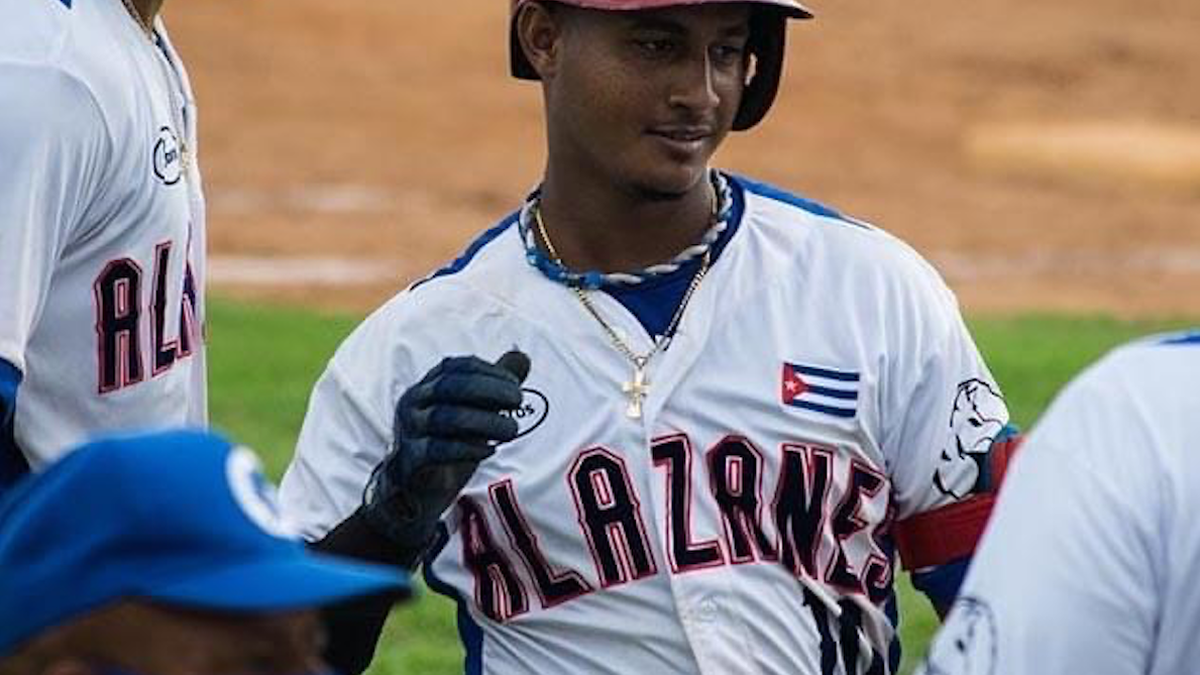 Suben a ocho los peloteros cubanos que abandonan la selección en el ...