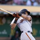 Gigantes salen del hoyo; ganan en Oakland