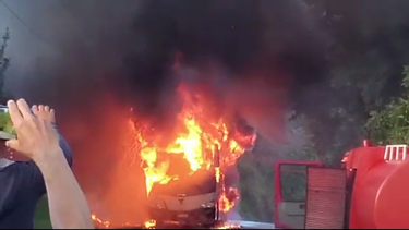 un nuevo incendio en cuba destruye una guagua de trabajadores del turismo en holguin
