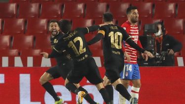 en un partido increible, el barcelona de messi vencio 5 a 3 al granada y avanzo a la semifinal de la copa del rey