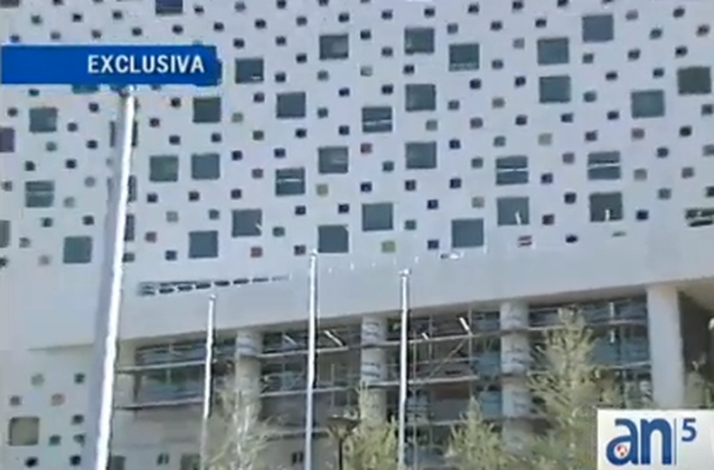 Las quejas de trabajadores de la construcción que laboran  en la nueva corte de niños hizo que el condado detectara a subcontratistas que se apropian de parte de sus salarios.