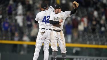Jonrón de Trejo da triunfo a Rockies sobre Cachorros
