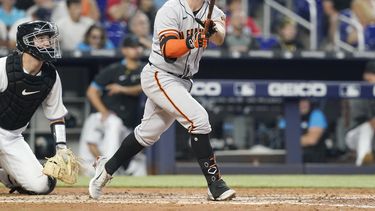 Gigantes doblegan 5-1 a Marlins; Walton pega un grand slam