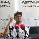 Mark Cavendish durante una rueda de prensa en Coccaglio, localidad del norte de Italia, el lunes 22 de mayo de 2023. (AP Foto/Antonio Calanni)