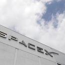 ARCHIVO - Fotografía del exterior de la sede de SpaceX en Hawthorne, California, tomada el 25 de mayo de 2023. (AP Foto/Jae C. Hong, Archivo)