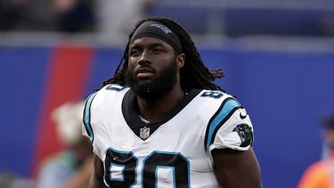 Panthers pactan por 3 años con tight end Ian Thomas