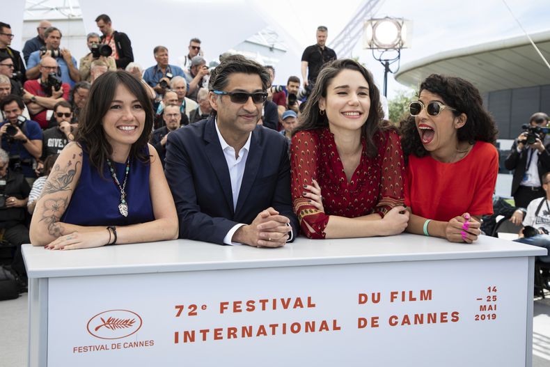 ESP-CIN_CANNES-MARADONA-2.jpg