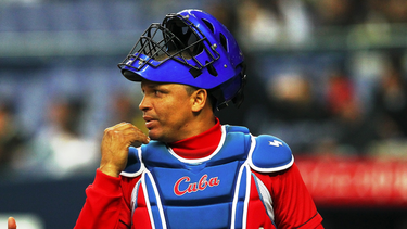 eriel sanchez en la cuerda floja por la fuga de 12 peloteros del equipo cuba en mexico