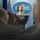 Secretaria de prensa de la Casa Blanca tiene COVID-19