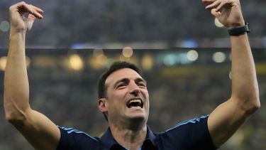 Líder de AFA asegura continuidad de Scaloni en Argentina