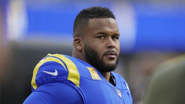 Poco probable que Donald vuelva esta temporada con los Rams