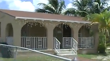 americateve | La policía ha descubierto tres laboratorios subterráneos de marihuana en menos de 24 horas. El más reciente en una vivienda de Hialeah donde se incautaron 100 libras de la droga.