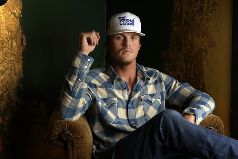 Parker McCollum posa para un retrato el sábado 7 de junio de 2025, en Nashville, Tennessee. (Foto AP/Mark Humphrey)