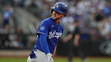 Kyle Tucker, de los Dodgers de Los Ánteles, celebra luego de batear un jonrón ante los Mets de Nueva York, el sábado 25 de julio de 2026 (AP Foto/Frank Franklin II)