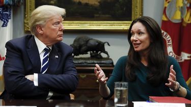 Trump: ¿Por qué permitir inmigrantes de “países de mierda”?