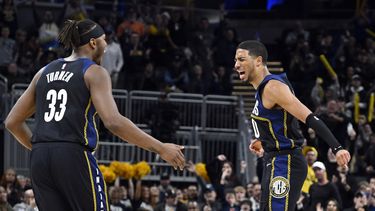 Pacers lucen en 4to periodo y doblegan a Raptors