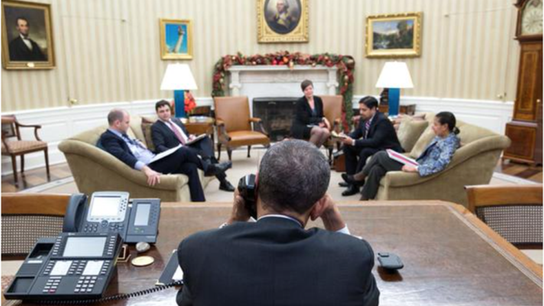 Las conversaciones entre ambos países comenzaron hace más de un año. Los lugares de las herméticas cumbres. El papel del papa Francisco y el misterio del otro agente secreto liberado por el régimen.