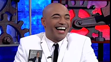 americateve | "Le están haciendo un daño enorme a Cuba", les dice. Opina que, si se retiran, se irán con ellos 'muchos enemigos'.