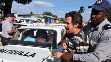 americateve | La CCDHRN dijo que el número de detenciones registradas el mes pasado es semejante al de septiembre pasado, cuando consignó 411 y catalogó esa cifra como la más baja en lo que va de año.