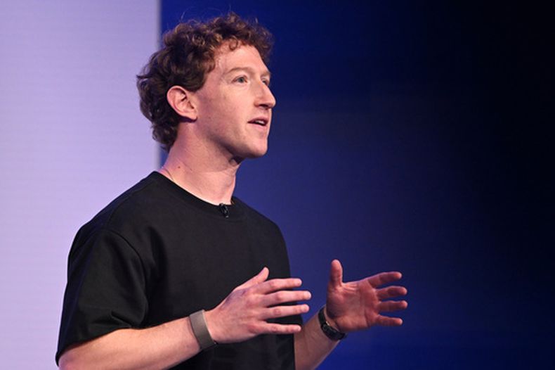 ARCHIVO – El CEO de Meta, Mark Zuckerberg, habla durante la conferencia de desarrolladores Connect de la empresa, el miércoles 17 de septiembre de 2025, en Menlo Park, California. (AP Foto/Nic Coury, Archivo)
