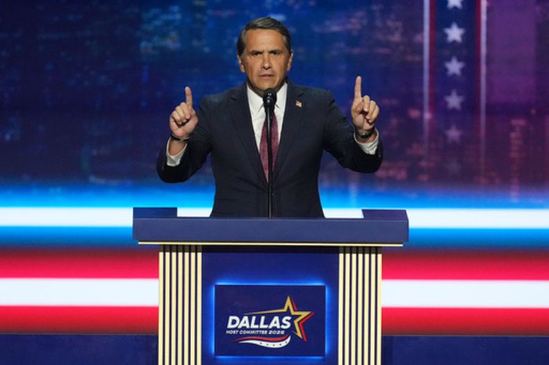 El secretario de Justicia de Estados Unidos, Todd Blanche, habla en la Convención Republicana en Dallas, el miércoles 9 de septiembre de 2026. (AP Foto/Tony Gutierrez)