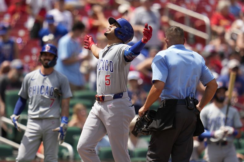 Christopher Morel, de los Cachorros de Chicago, llega al plato después de batear cuadrangular de dos carreras durante la sexta entrada del juego de béisbol en contra de los Cardenales de San Luis, el domingo 14 de julio de 2024, en San Luis. (AP Foto/Jeff Roberson)