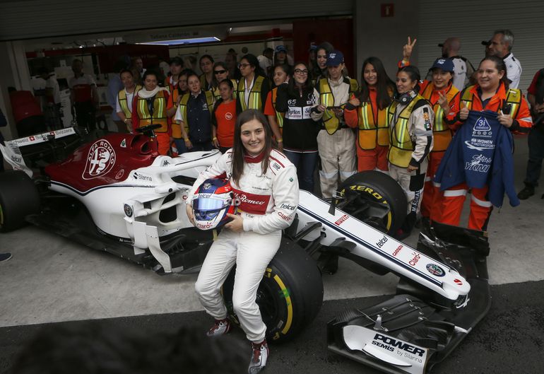Tatiana Calderón correrá con AJ Foyt en IndyCar