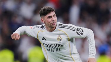 Federico Valverde del Real Madrid festeja tras anotar un gol ante Girona en la Liga de España, el viernes 10 de abril de 2026, en Madrid. (AP Foto/Manu Fernández)