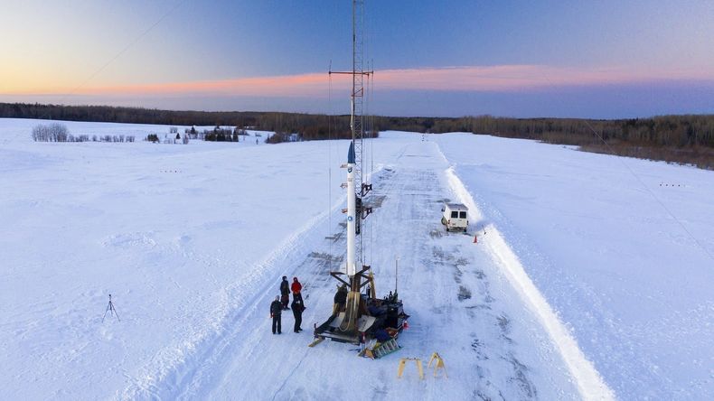 BluShift Aerospace prepara una prueba de lanzamiento el 31 de enero de 2021, en Limestone, Maine. (Lindsay Becker/bluShift Aerospace vía AP)