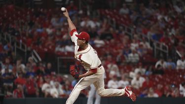 Gallegos llega a acuerdo con Cardenales por 2 años y 11 mdd