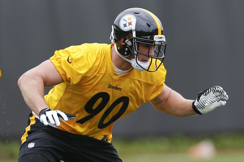 ARCHIVO - T.J. Watt, linebacker externo de los Steelers de Pittsburgh, participa en un ejercicio durante el minicampamento para novatos de la NFL, el 12 de mayo de 2017, en Pittsburgh. (AP Foto/Keith Srakocic, Archivo)