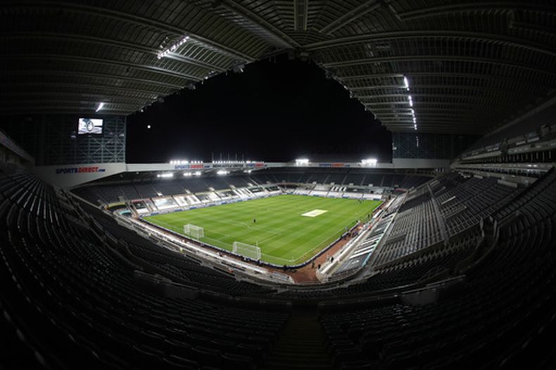 ARCHIVO - Vista general del estadio St James Park de Newcastle previo al partido contra Wolves en la Liga Premier, el domingo 27 de febrero de 2021. (Alex Pantling/Pool vía AP)