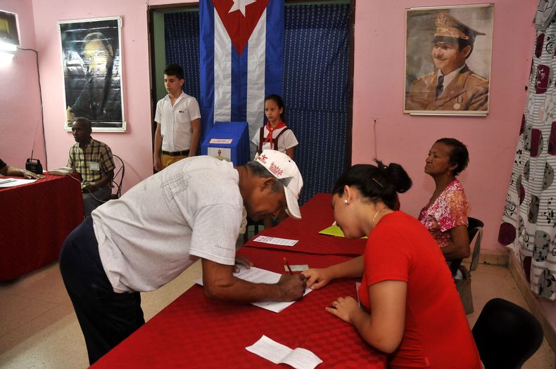 Según el régimen acudieron a votar más de 7,5 millones de electores.