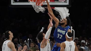 Towns y Reid aportan 20; Wolves apalean a Thunder