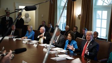 EEUU: Trump pide a secretarios reducir presupuestos 5%