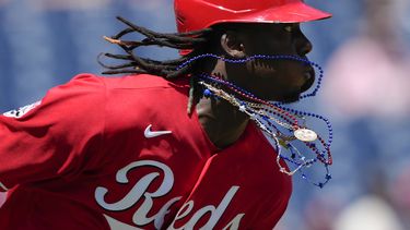 Elly De La Cruz de los Rojos de Cincinnati durante el juego ante los Nacionales de Washington, el martes 4 de julio de 2023, en Washington. (AP Foto/Patrick Semansky)