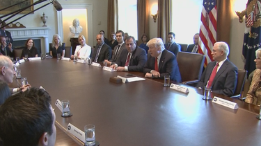 presidente trump crea comision para enfrentar la  epidemia  de adiccion a la cocaina y opiaceos
