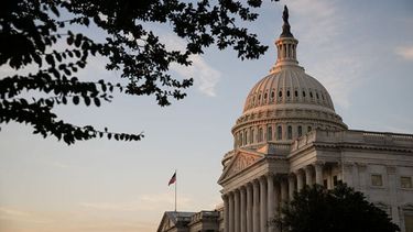 congreso de estados unidos aprobo una prorroga de 45 dias que evita el cierre del gobierno