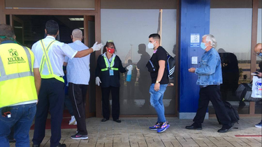 regimen cobrara tasa sanitaria de 30 dolares a viajeros que arriben a cuba mas 40 cuc a todos las personas que abandonen el pais