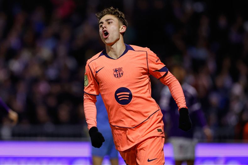Fermín López reacciona tras marcar un gol para el Barcelona en el partido contra Guadalajara en la Copa del Rey el 16 de diciembre de 2025, en Guadalajara, España. (AP Foto/Rudy García)