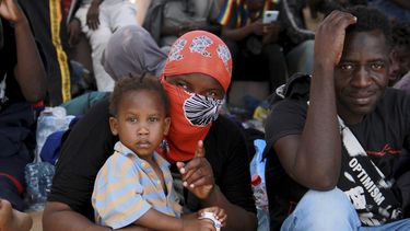 Migrantes africanos en Sfax, Túnez, el 7 de julio de 2023.. (Foto AP)