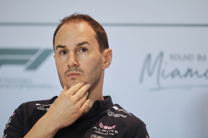 Oliver Oakes, director del equipo Alpine, durante una rueda de prensa previo al Gran Premio de Miami, el viernes 2 de mayo de 2025, en Miami Gardens, Florida. (AP Foto/Rebecca Blackwell)