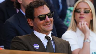 El extenista suizo Roger Federer asiste a los partidos de Wimbledon en el Palco Real el lunes 6 de julio del 2026. (AP Foto/Kirsty Wigglesworth)